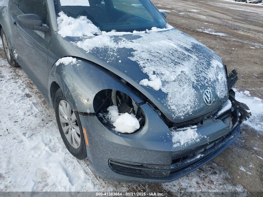 2016 VOLKSWAGEN BEETLE VIN: 3VWF17AT8GM636274