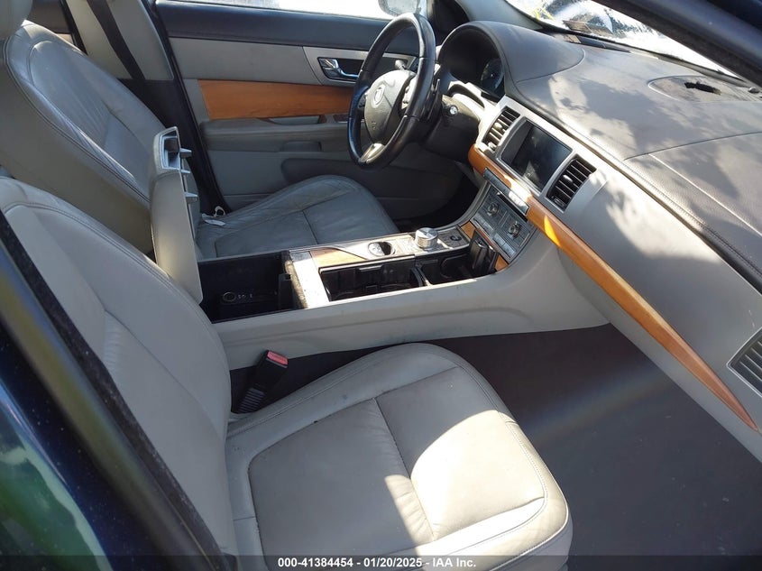 2010 JAGUAR XF VIN: SAJWA0FA6AHR53047