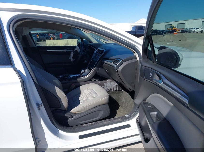 2016 FORD FUSION VIN: 3FA6P0G79GR105354