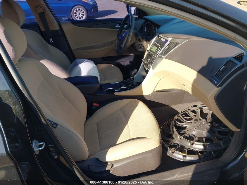 2011 HYUNDAI SONATA VIN: 5NPEB4AC1BH213058