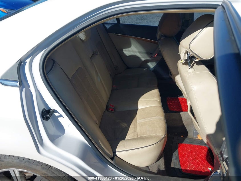 2012 LINCOLN MKZ HYBRID VIN: 3LNDL2L38CR811295