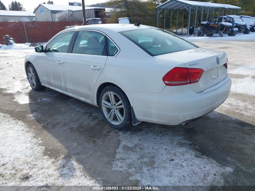 2015 VOLKSWAGEN PASSAT VIN: 1VWBV7A30FC013945