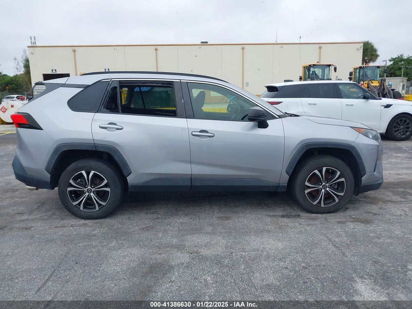 2019 TOYOTA RAV4 LE - JTMH1RFV8KD036019