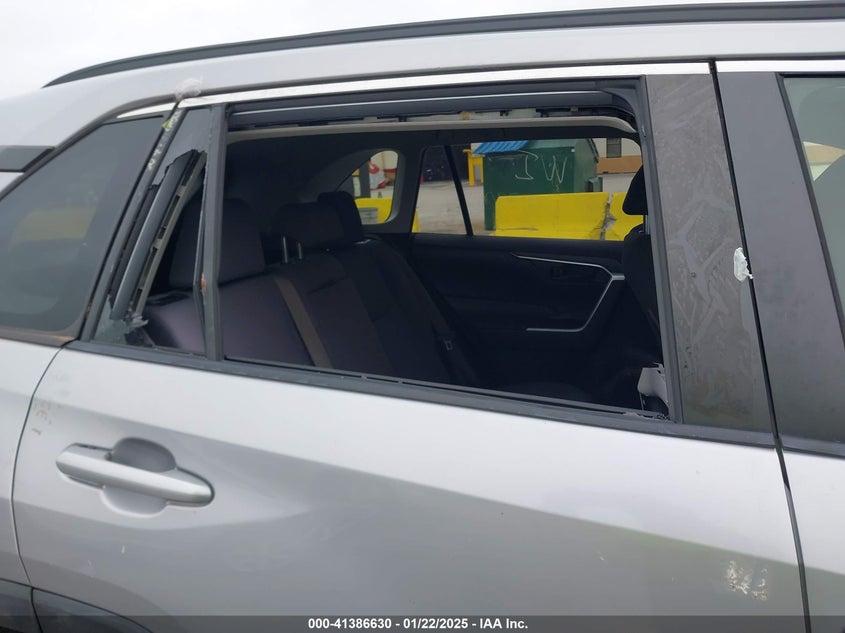 2019 TOYOTA RAV4 LE - JTMH1RFV8KD036019