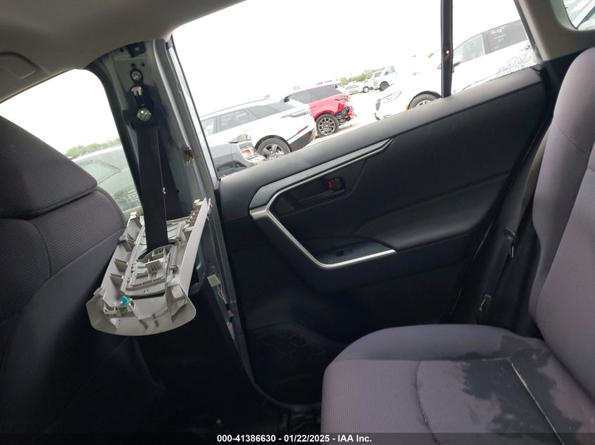 2019 TOYOTA RAV4 LE - JTMH1RFV8KD036019