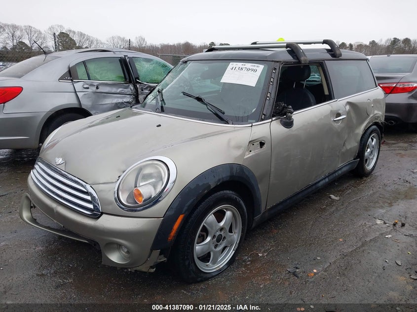 2011 MINI COOPER CLUBMAN VIN: WMWZF3C55BT188172