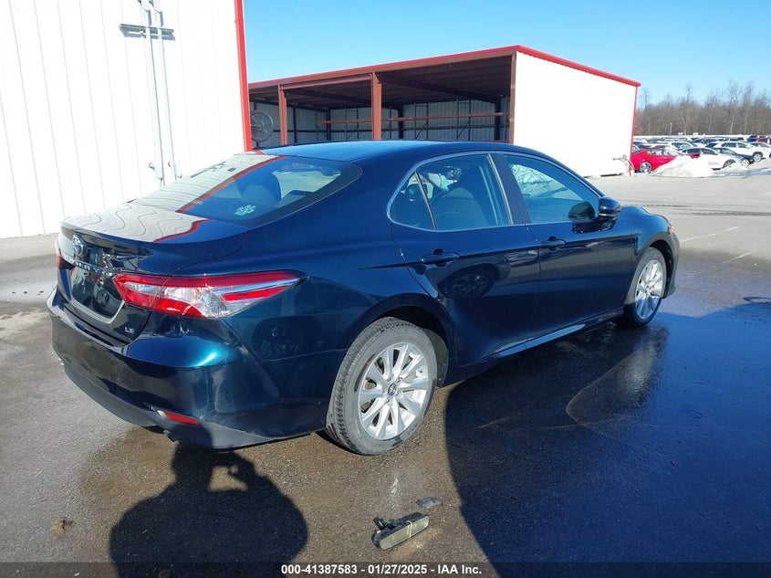 2018 TOYOTA CAMRY VIN: 4T1B11HK5JU520010