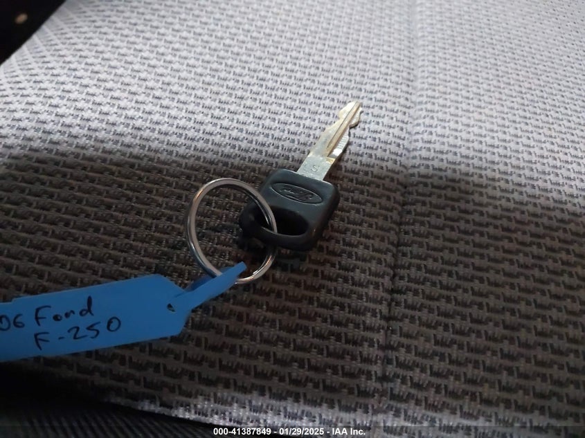 2006 Ford F-250 Lariat/Xl/Xlt VIN: 1FTSX21Y06EA08681 Lot: 41387849