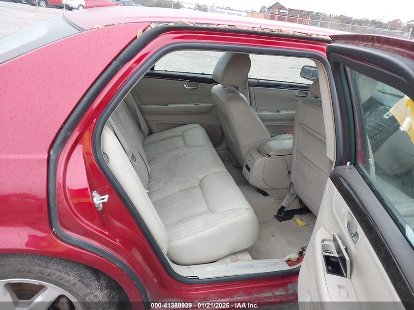 2011 CADILLAC DTS VIN: 1G6KD5E64BU140087