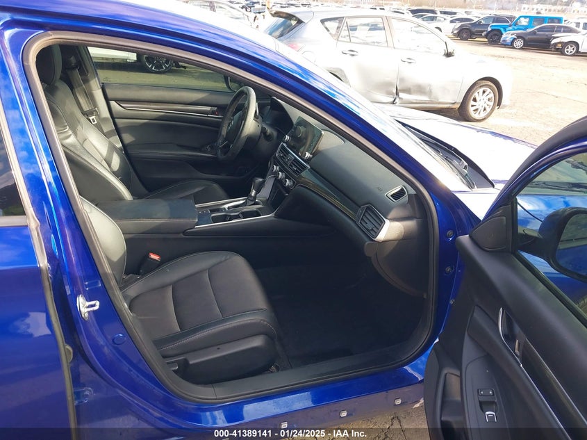 2018 HONDA ACCORD VIN: 1HGCV1F34JA180120