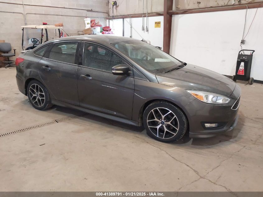 VIN 1FADP3FE3FL268457 2015 FORD FOCUS no.1