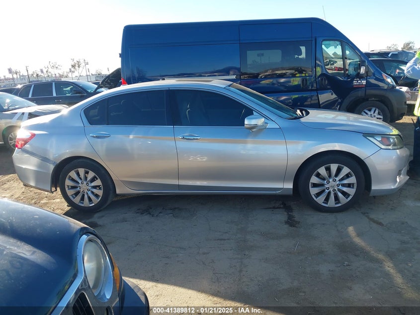 2015 HONDA ACCORD VIN: 1HGCR3F88FA012449