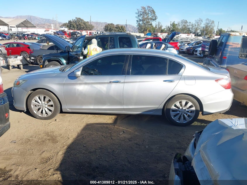 2015 HONDA ACCORD VIN: 1HGCR3F88FA012449
