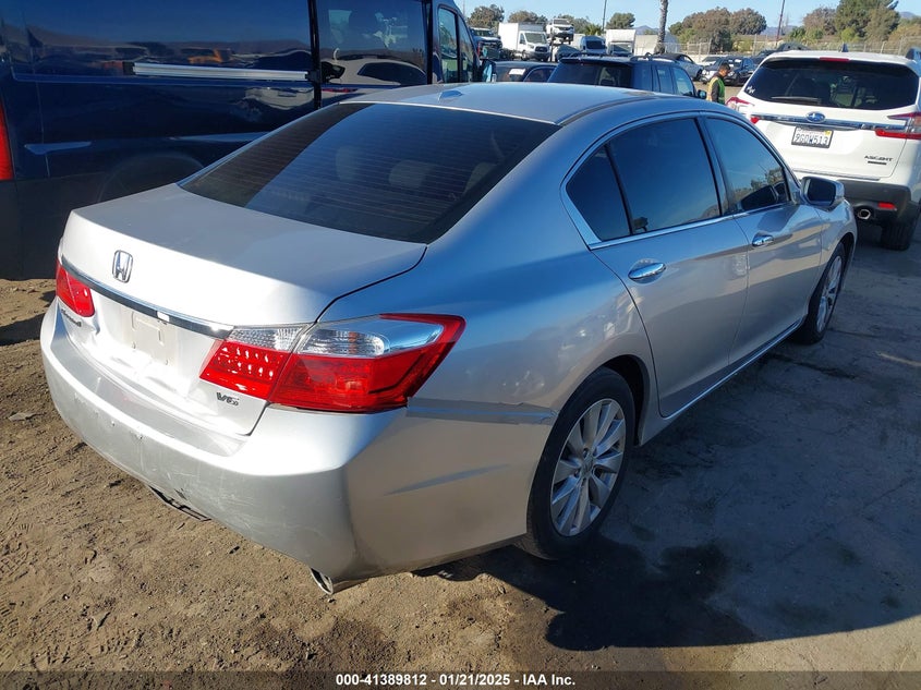 2015 HONDA ACCORD VIN: 1HGCR3F88FA012449
