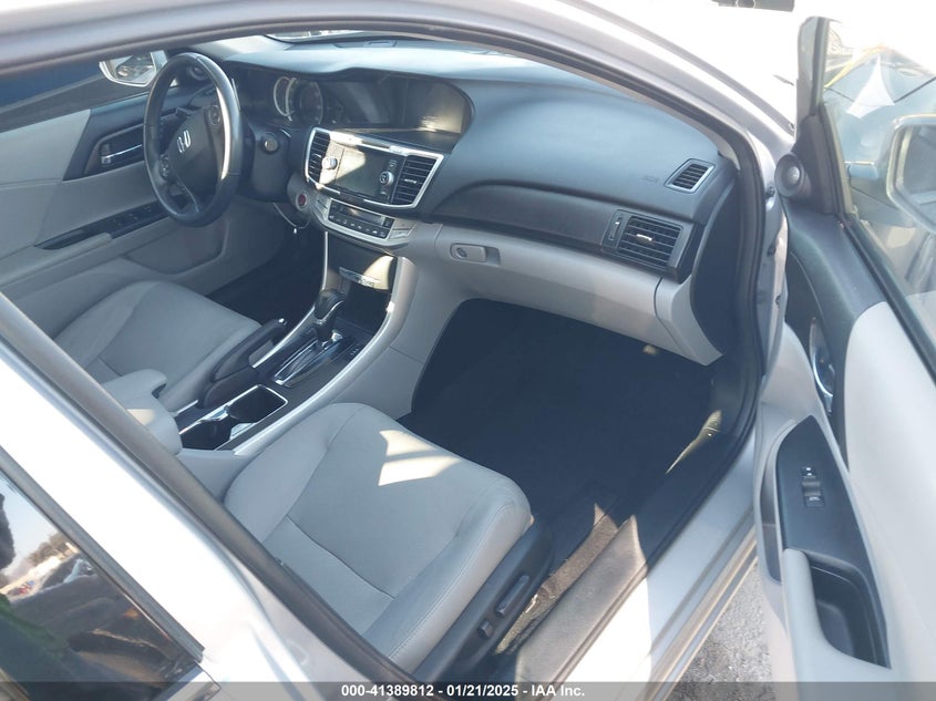 2015 HONDA ACCORD VIN: 1HGCR3F88FA012449