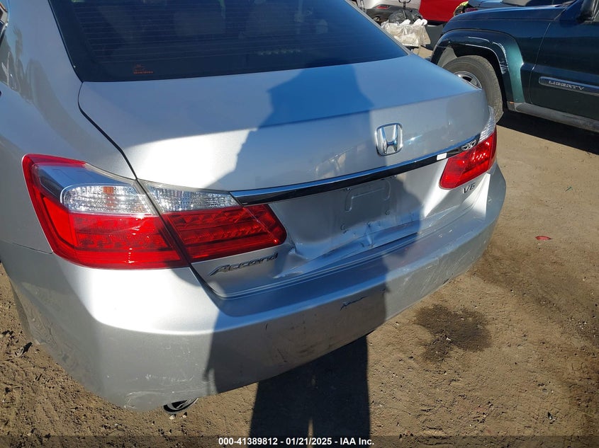 2015 HONDA ACCORD VIN: 1HGCR3F88FA012449