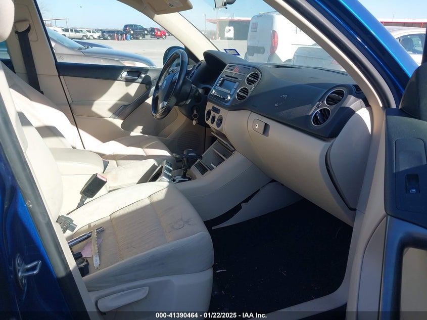 2009 VOLKSWAGEN TIGUAN VIN: WVGAV75N49W500610