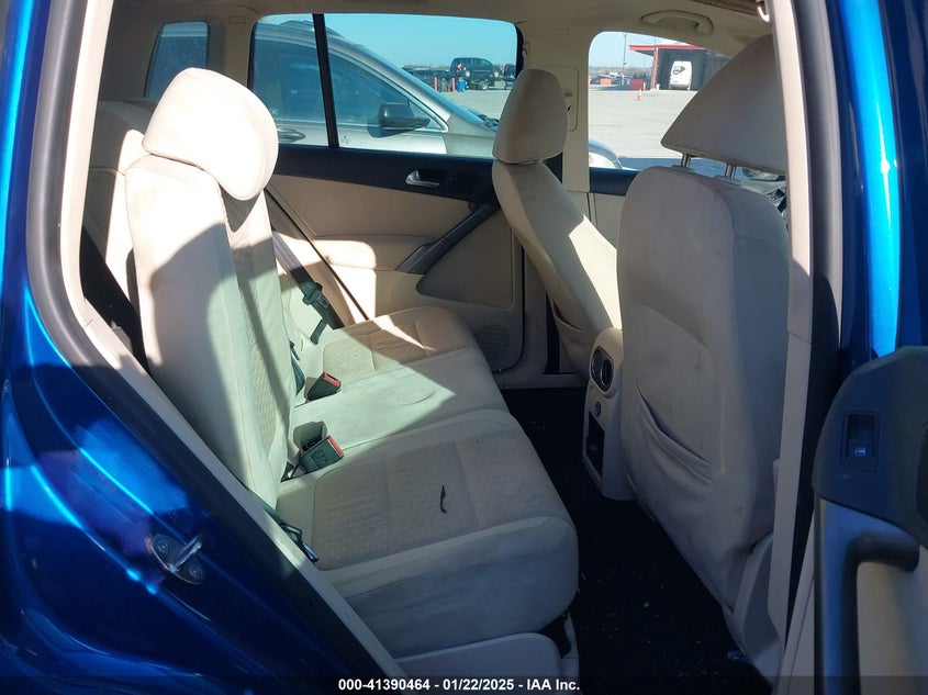 2009 VOLKSWAGEN TIGUAN VIN: WVGAV75N49W500610