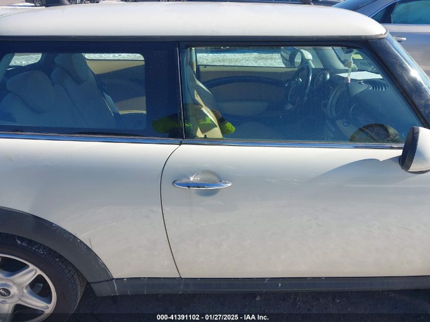 2007 Mini Cooper VIN: WMWMS33597TT52427 Lot: 41391102