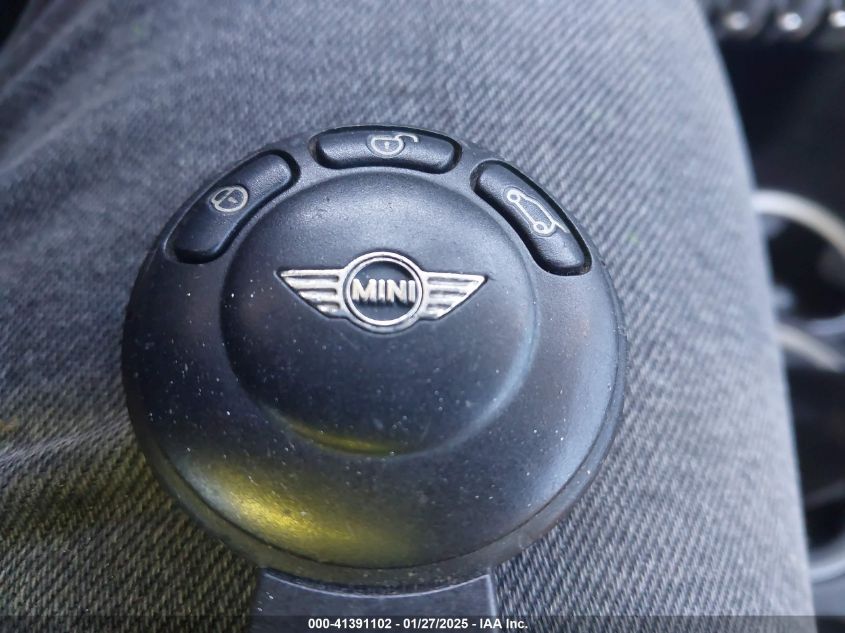 2007 Mini Cooper VIN: WMWMS33597TT52427 Lot: 41391102