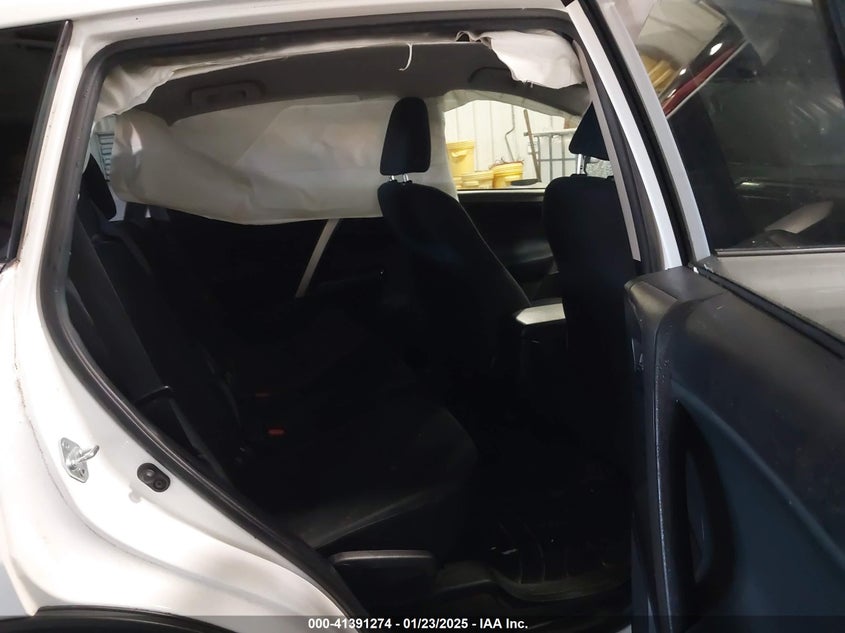 2016 TOYOTA RAV4 LE - JTMBFREV8GD185224