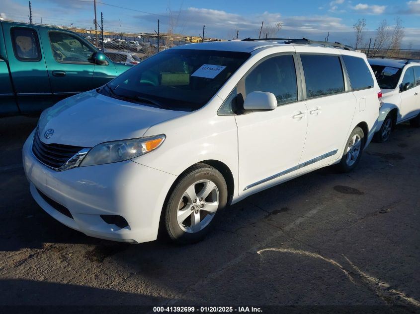 VIN 5TDKK3DC3ES525664 2014 TOYOTA SIENNA no.2