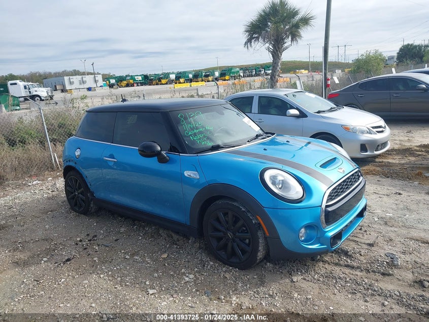 2015 MINI HARDTOP VIN: WMWXP7C55F2A59827