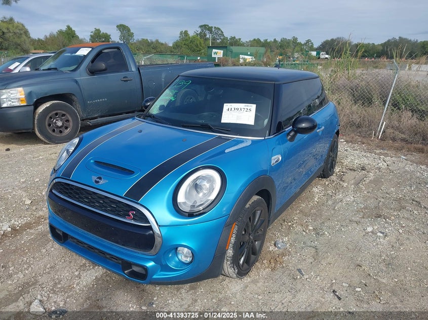 2015 MINI HARDTOP VIN: WMWXP7C55F2A59827
