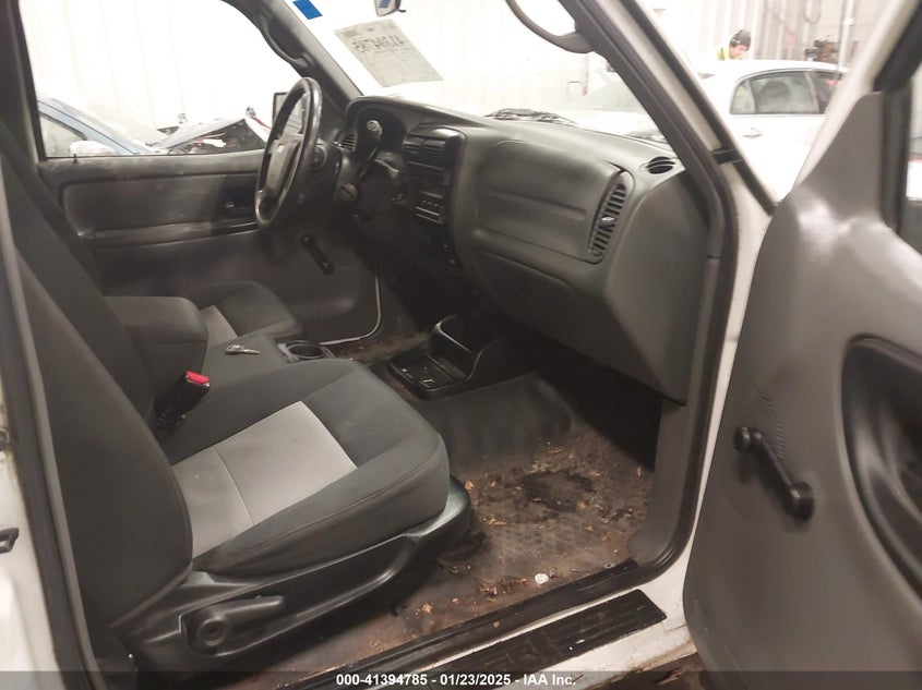 2011 FORD RANGER VIN: 1FTLR1FE5BPA81874