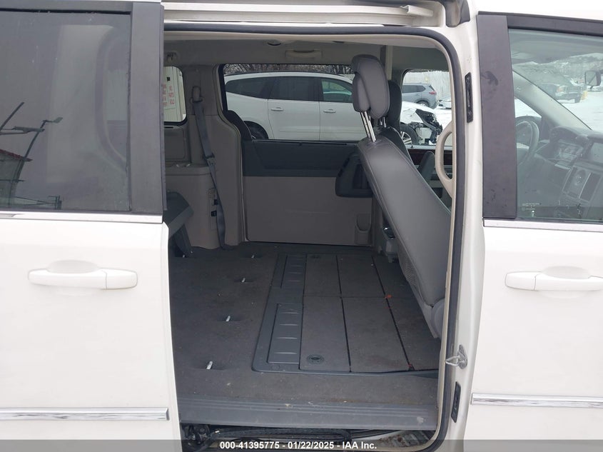 2010 Chrysler Town & Country Touring VIN: 2A4RR5DX9AR345370 Lot: 41395775