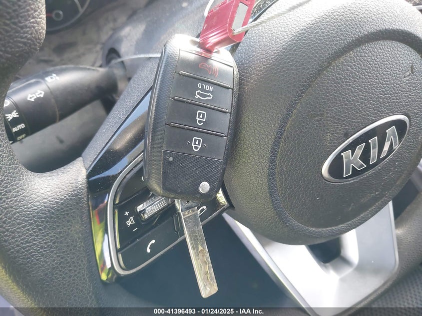 2020 KIA OPTIMA VIN: 5XXGT4L38LG387483