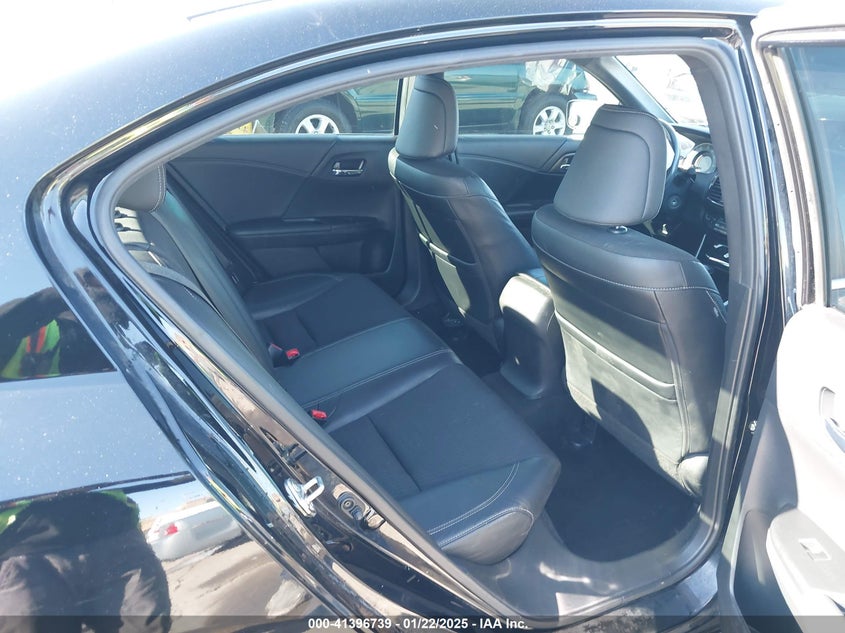2017 HONDA ACCORD VIN: 1HGCR2F51HA017169