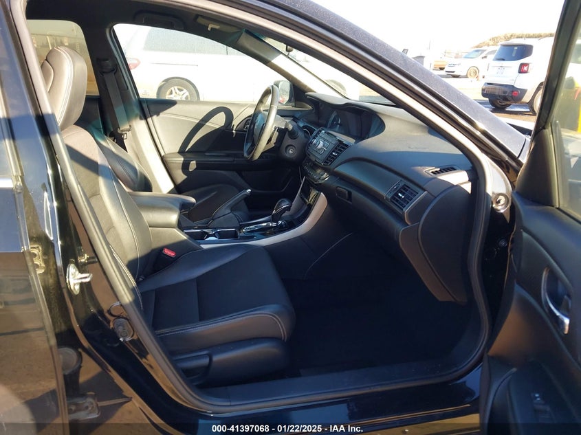 2017 HONDA ACCORD VIN: 1HGCR2F57HA215545