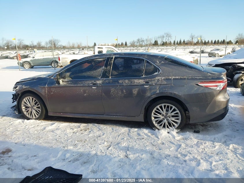 2018 TOYOTA CAMRY VIN: 4T1B11HK3JU156119