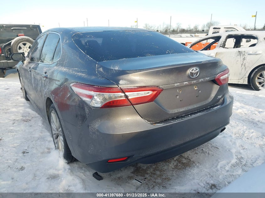 2018 TOYOTA CAMRY VIN: 4T1B11HK3JU156119