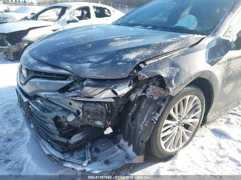 2018 TOYOTA CAMRY VIN: 4T1B11HK3JU156119