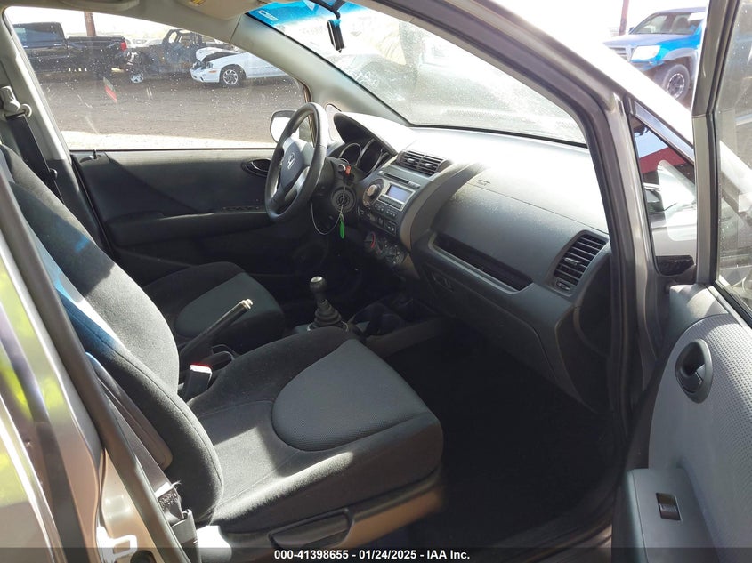 2007 HONDA FIT VIN: JHMGD37477S026170