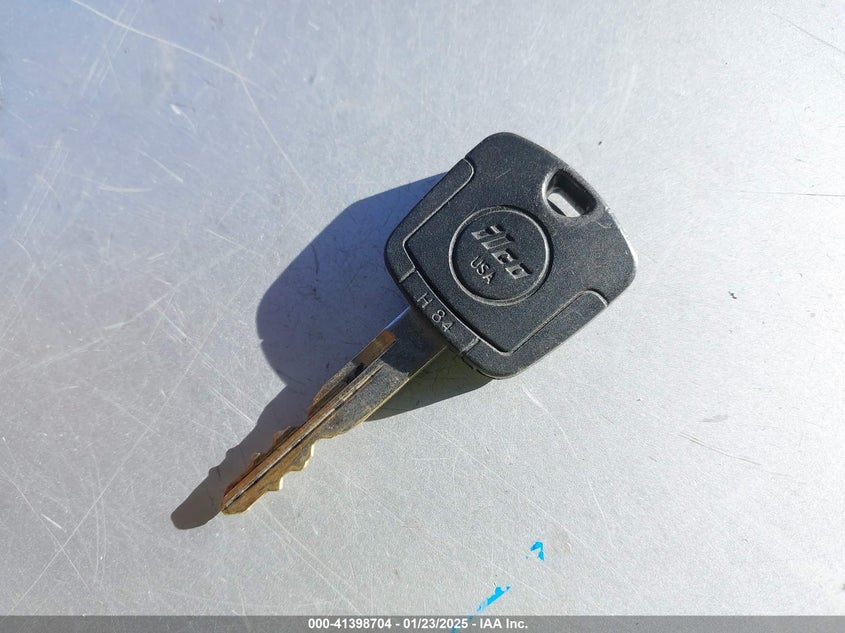 2008 FORD FOCUS VIN: 1FAHP32NX8W208281