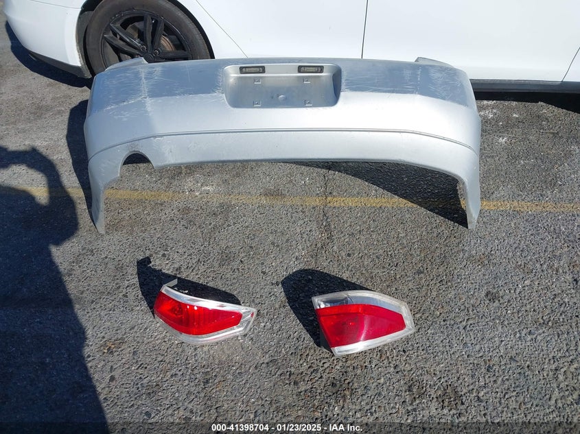 2008 FORD FOCUS VIN: 1FAHP32NX8W208281