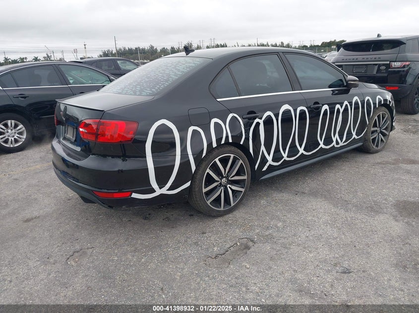2012 VOLKSWAGEN JETTA VIN: 3VW5A7AJ0CM065108