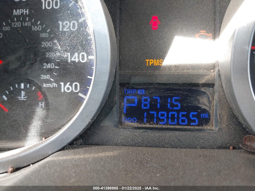2010 HYUNDAI GENESIS VIN: KMHHT6KD0AU007940