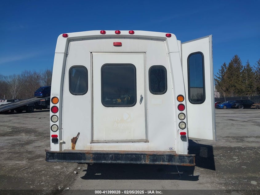 2010 Ford E-350 Cutaway VIN: 1FDEE3FS7ADB00409 Lot: 41399028