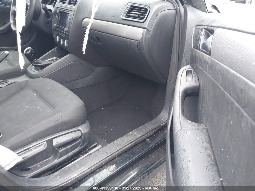 2016 VOLKSWAGEN JETTA VIN: 3VWD67AJ5GM255201