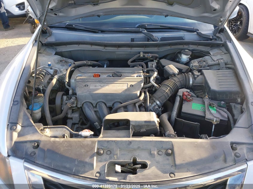 2009 HONDA ACCORD VIN: 1HGCP26499A000215