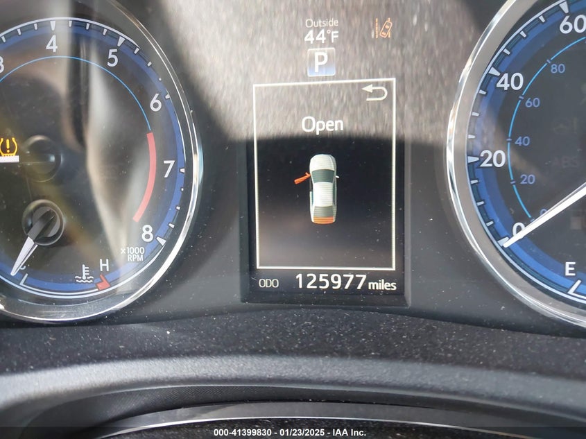 2017 TOYOTA COROLLA XSE - 2T1BURHE1HC772140