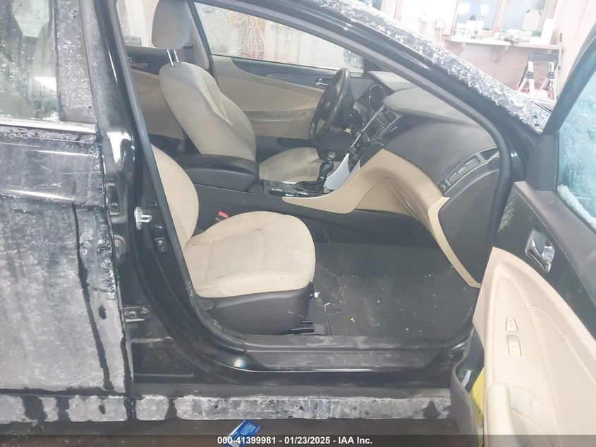 2014 HYUNDAI SONATA VIN: 5NPEB4AC5EH936819