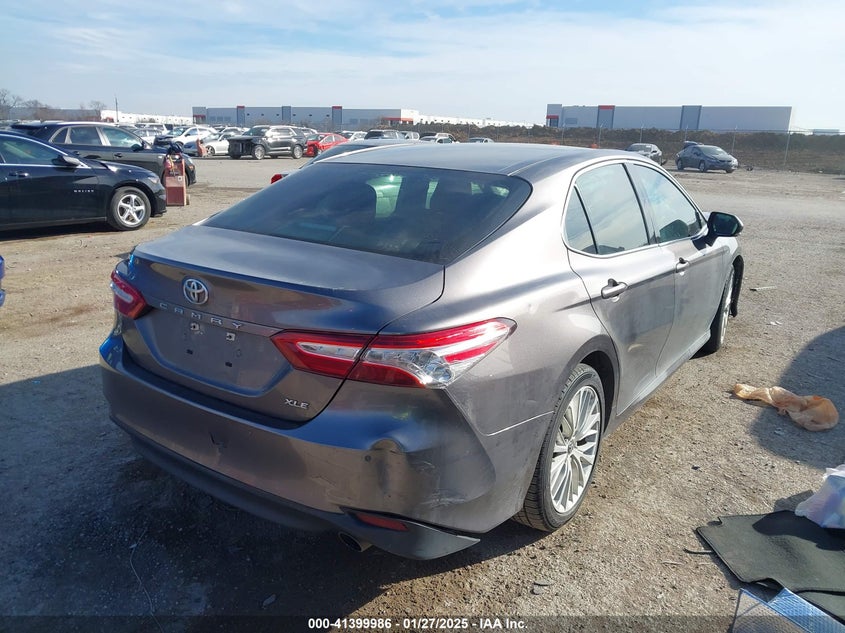 2018 TOYOTA CAMRY VIN: 4T1B11HK5JU005122