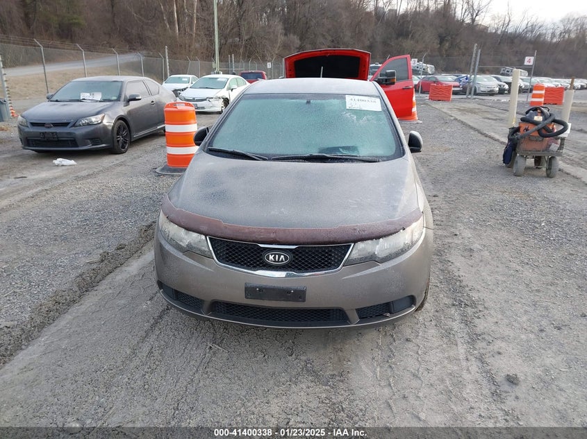 2010 KIA FORTE VIN: KNAFU4A24A5807788