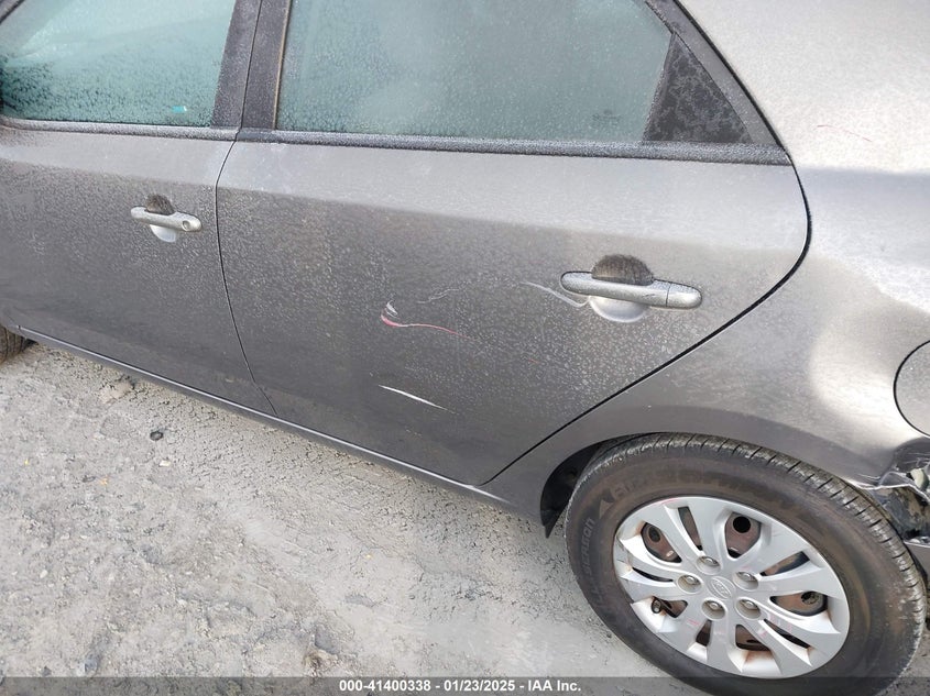 2010 KIA FORTE VIN: KNAFU4A24A5807788