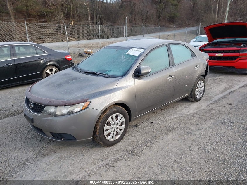 2010 KIA FORTE VIN: KNAFU4A24A5807788